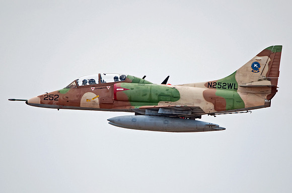 mcdonnell douglas ta-4j skyhawk