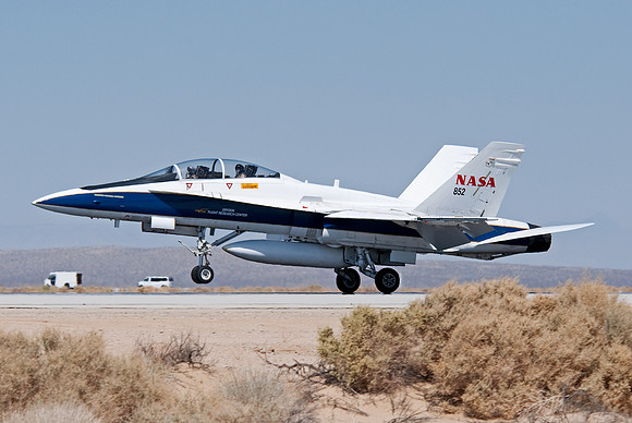 mcdonnell douglas f/a-18b hornet