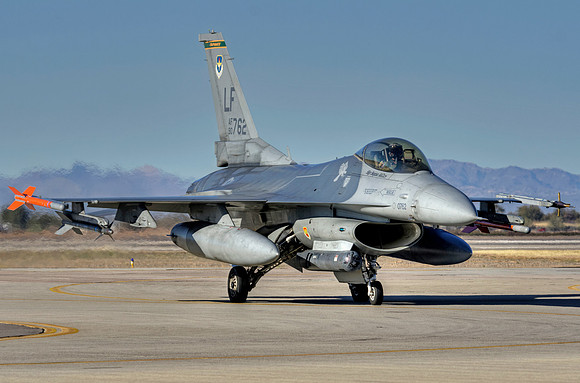 general dynamics f-16c fighting falcon