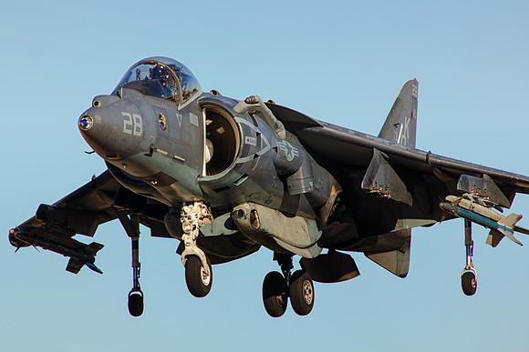 mcdonnell douglas av-8b harrier II night attack
