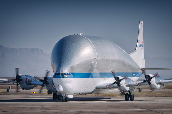 aero spacelines b-377-sgt super guppy turbine