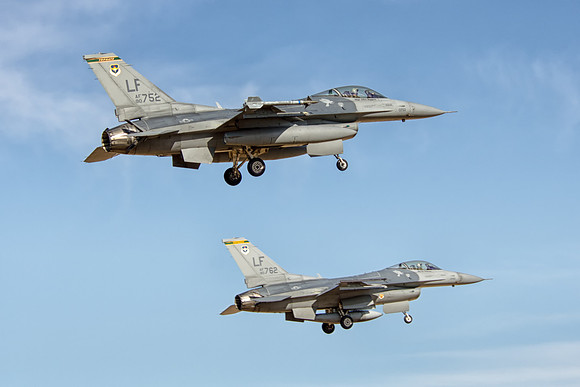 general dynamics f-16d fighting falcon