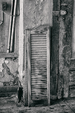 saloon doors