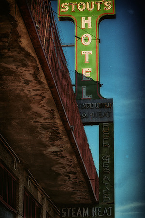 STOUTS HOTEL