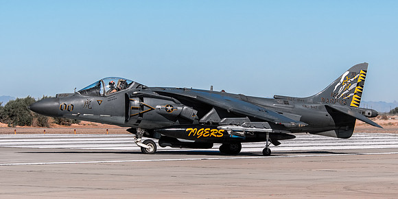 mcdonnell douglas av-8b harrier II