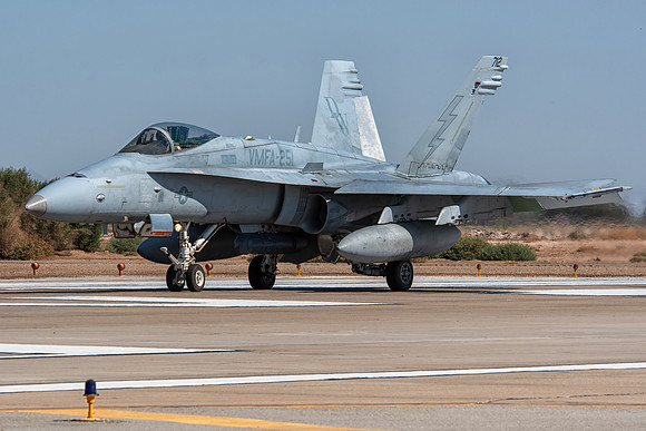 mcdonnell douglas f/a-18c hornet