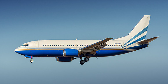 boeing 737-35b