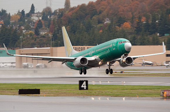 boeing 737-823